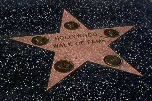 香港10大良心免费景点 黄大仙祠很灵验星光大道灯光秀美丽插图2