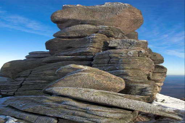 世界十大悬崖峭壁 恐怖！被大自然的鬼斧神工吓到腿软的景观插图5