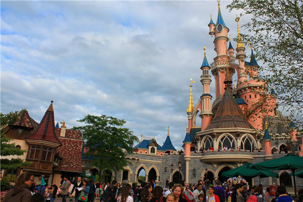 世界最著名的十大迪士尼乐园 上海迪士尼乐园上榜面积最大插图2
