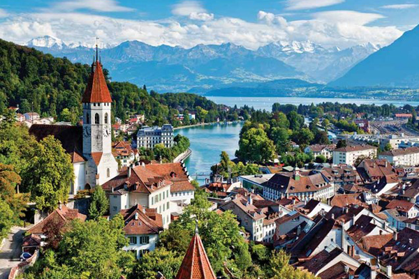 瑞士十大最美小镇 因特拉肯第一，第二是极限爱好者天堂插图