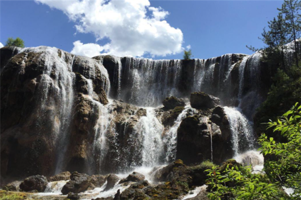 九寨沟景区十大主要景点：五花海上榜，第八是钙化瀑布插图7