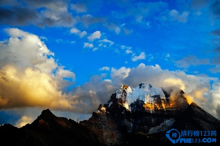 中国最美的十大山峰排行榜插图5