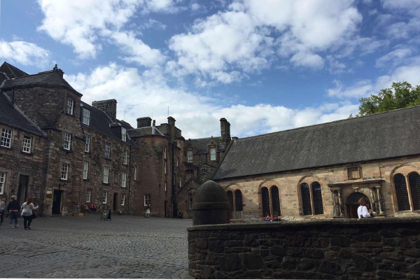 英国十大小镇 带你领略别样的英伦风情，第一被称吸血鬼之乡插图4