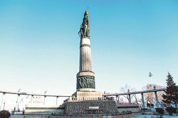 哈尔滨五大历史建筑,中央大街强势上榜，防洪纪念塔意义非凡插图3