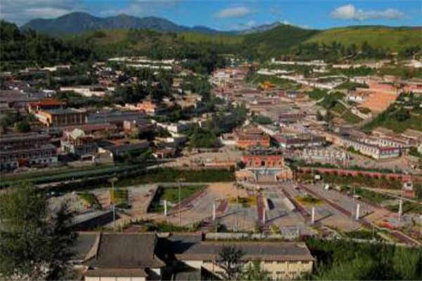 西宁市内必去景点，日月山一点两景色，别过错插图