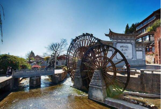 国内最佳十大旅游胜地 迪士尼乐园是首选,稻城亚丁浪漫不已插图1