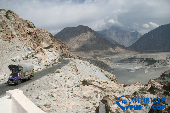 世界十大骇人山路排行榜插图5