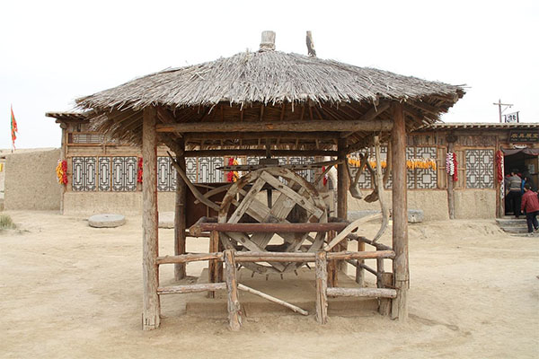 宁夏旅游必去十大景点 黄沙、湖泊与壁画，总有你想看的插图2