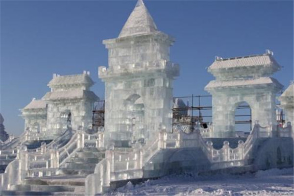 国内冬天适合度假的八个地方 哈尔滨 北京上榜插图