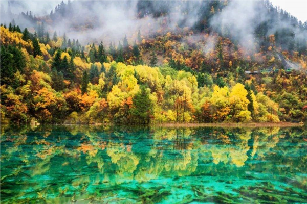 中国十大夏季旅游胜地：九寨沟美轮美奂，第一皇帝也待过插图1