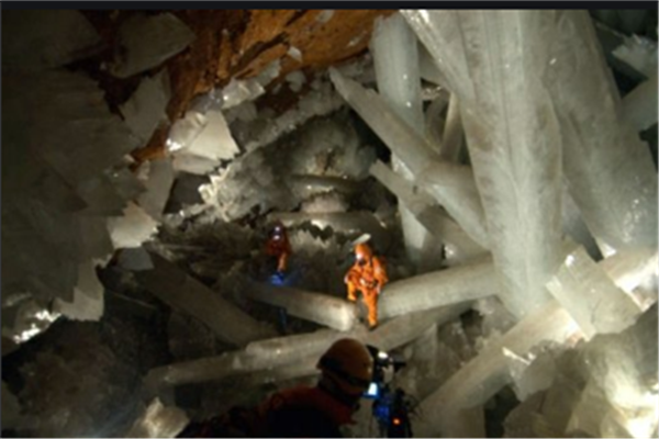 全球十大魅力洞穴：杰达溶洞上榜，它是最大水晶洞穴插图4