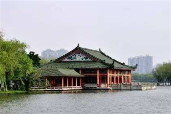 南昌十大免费景点：秋水广场上榜，第十是著名风景湖插图3