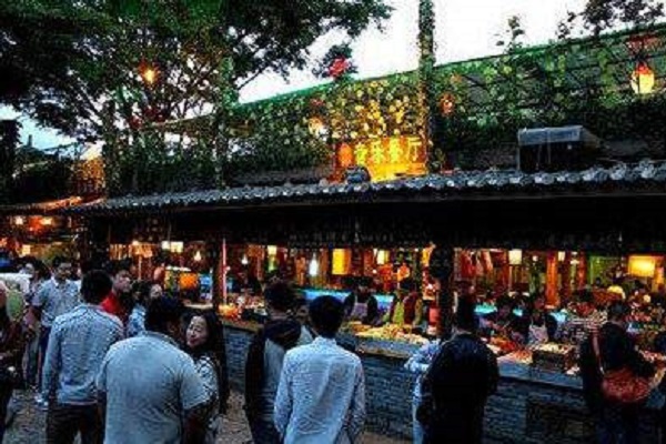 中国十大美食最多的景点：锦里上榜，第八京城美食1条街插图4