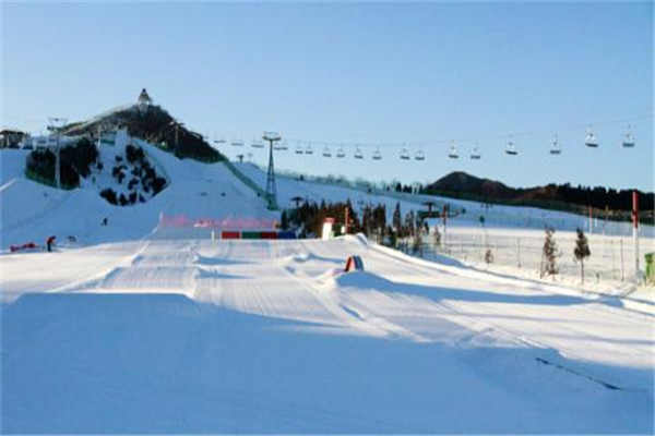 中国十大滑雪胜地 长白山滑雪场只排第三，北大壶上榜插图4