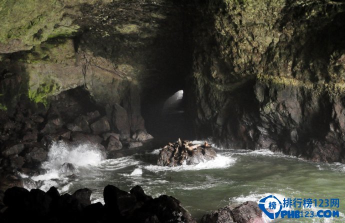 世界十大奇妙海蚀洞排行榜插图2