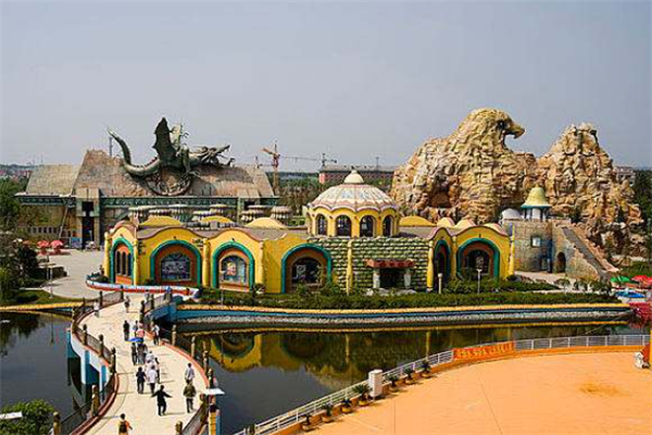 长春十大最好玩的景点：御龙温泉上榜，第二有众多雕塑插图3