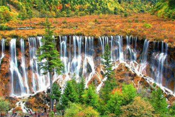 九寨沟景区十大主要景点：五花海上榜，第八是钙化瀑布插图8