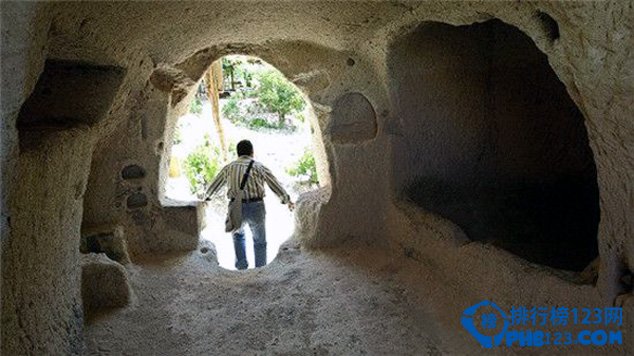 全球十大怪异惊奇的地下旅游景点排行榜插图9