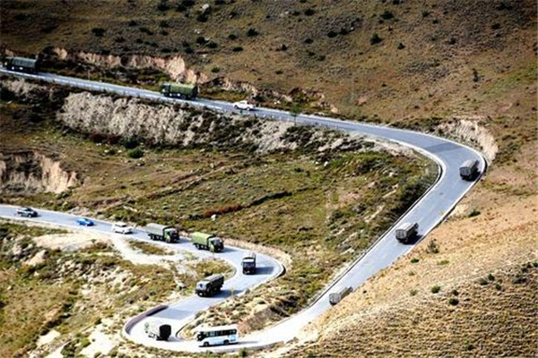 昌都十大风景名胜排名：三色湖上榜，然乌湖第三插图3