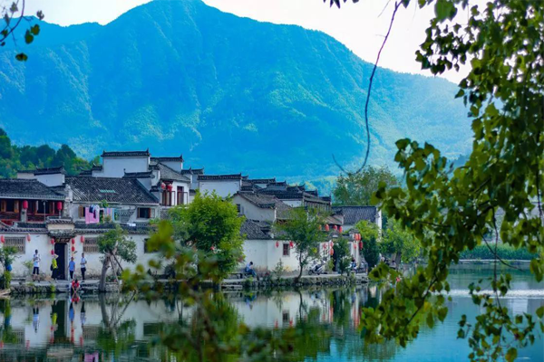 南方最美十大小镇 凤凰古城上榜，第一名的竟然是它插图2