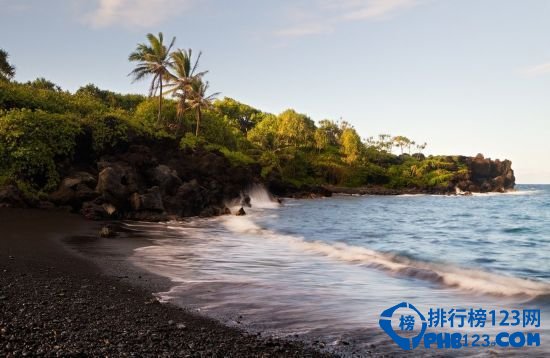 世界上最美的十五个黑色沙滩插图2