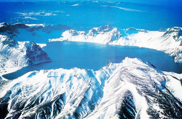 吉林十大冬季好去处排行榜：雾凇岛上榜，第三最美(红得耀眼)插图