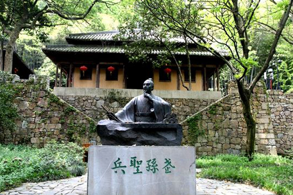 江苏十大爬山好去处排行榜:缥缈峰上榜 江苏有哪些名山插图