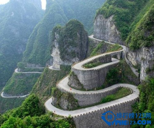 全国十大最美公路 环绕于山耸立于海插图5