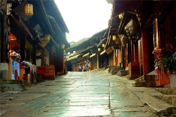 贵阳十大最具特色景点：甲秀楼第三，第七体验苗族生活插图1