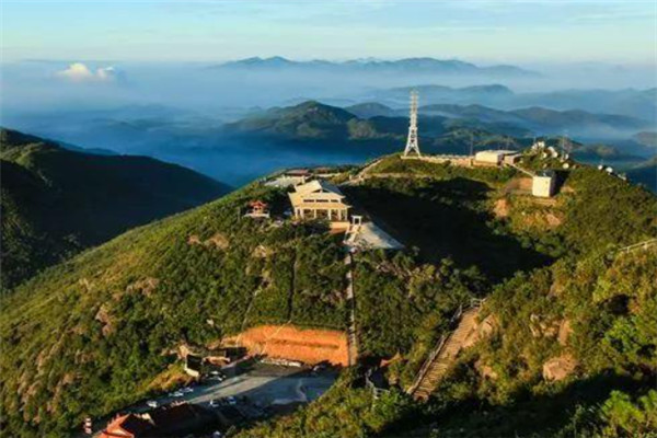 浙江十大高峰排行榜：龙王山上榜，第一是黄茅尖插图5