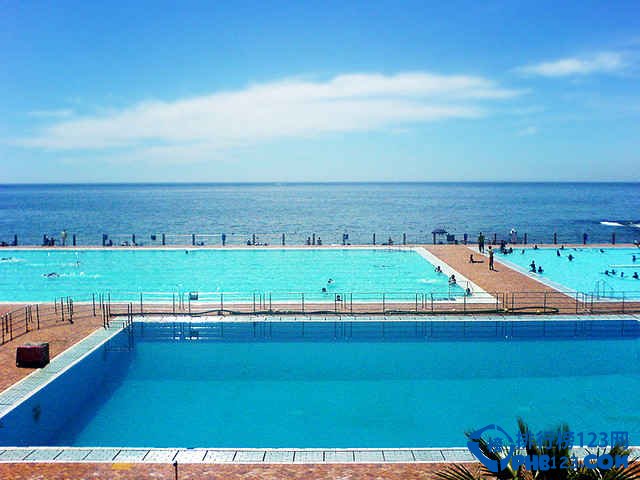 盘点全球最炫户外游泳池TOP10插图3