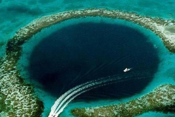 世界上十大奇观美景：粉红湖泊上榜，这个峡谷美的让人惊艳插图6