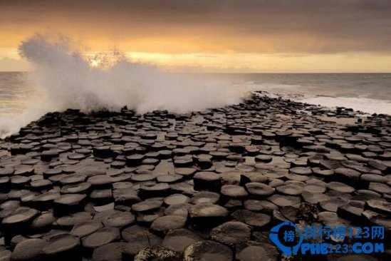 全球最有特色的沙滩排名：粉色沙滩魅力难挡(蜜月圣地)插图5
