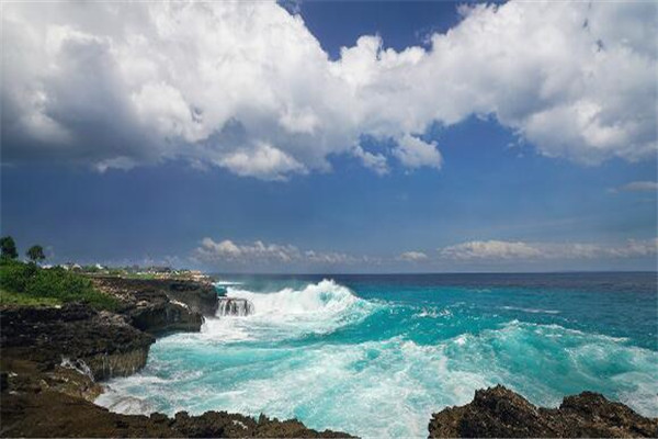 巴厘岛好玩的十大景点 库塔海滩上榜，蓝梦岛超梦幻插图5
