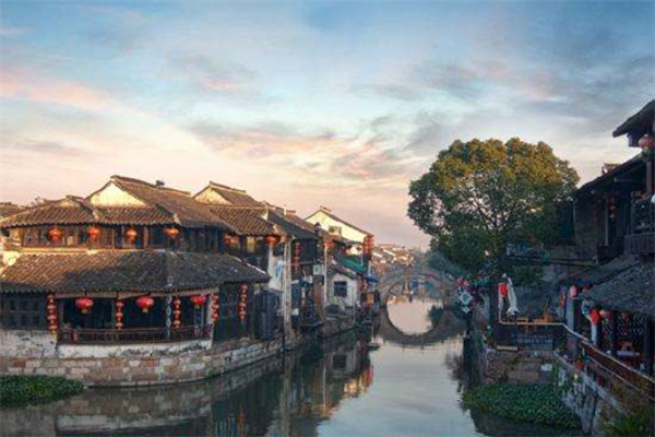 嘉兴十大风景名胜排行榜：回头潮上榜，钱塘江大潮是特色插图2