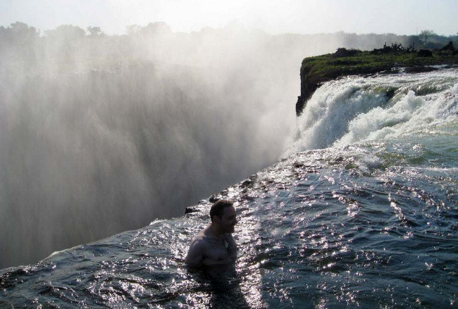 全球4大刺激旅游项目 这些惊险的运动，你想体验一下吗插图1