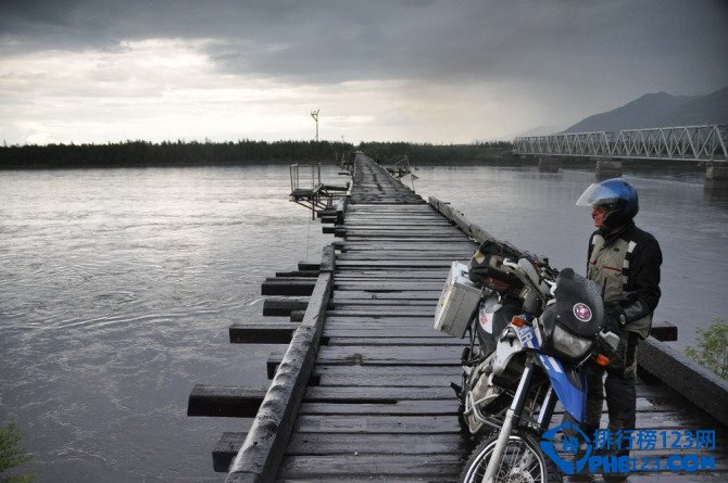 全球十大让人心惊胆战的桥排行榜插图8