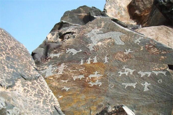 嘉峪关市十大最好玩的景点：黑山岩画上榜，第七可以滑翔运动插图2