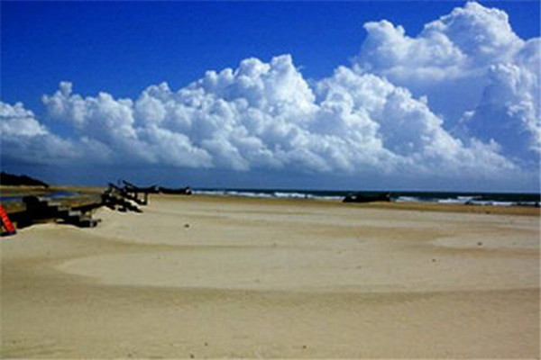 湛江十大风景名胜排名：灯楼角上榜，第9网红拍照地插图3