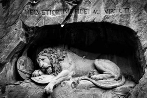 瑞士十大最受欢迎的景点：少女峰上榜，它是为纪念战士而建插图3