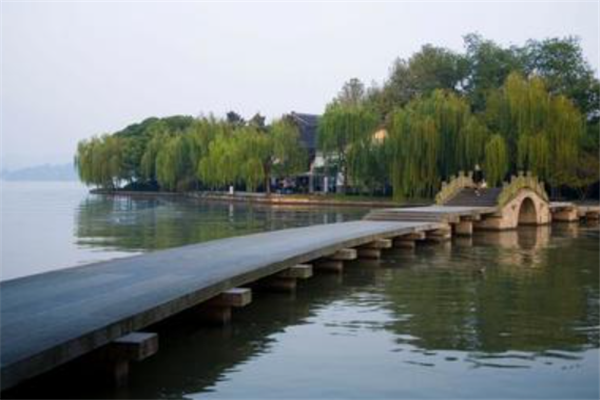 十大适合情侣旅游的国内景点：九寨沟上榜，第二有同心锁插图2