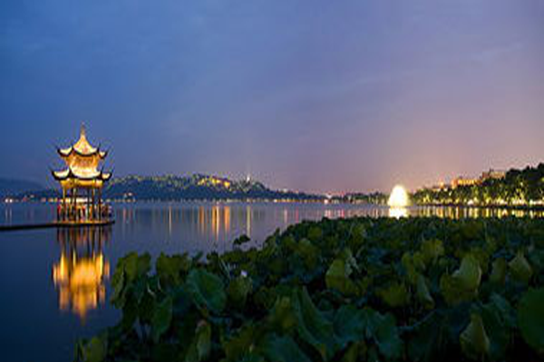 中国十大浪漫城市 凤凰古城排行第一，约会旅行度蜜月首选地插图4