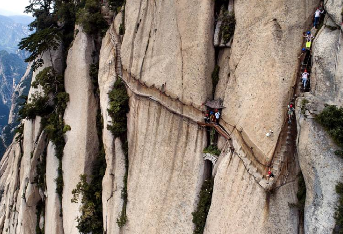 全球4大刺激旅游项目 这些惊险的运动，你想体验一下吗插图3