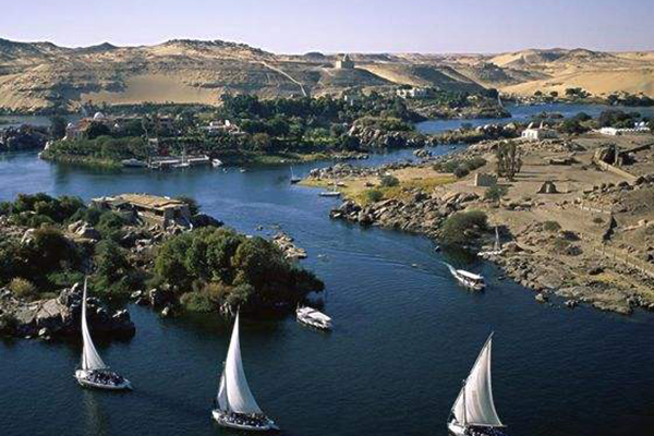 世界十大滨河景观::亚马逊第二，第一名河滨有城堡矗立插图3