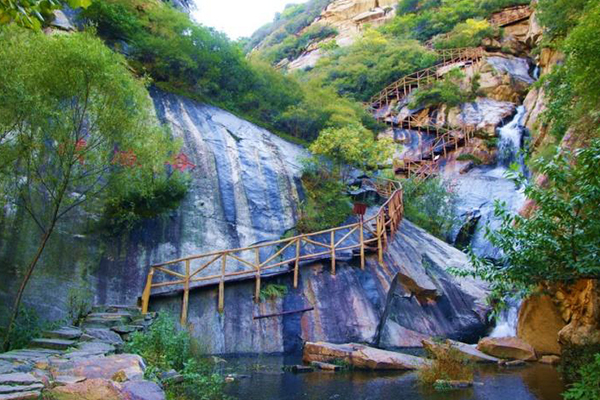 北京十大爬山好去处：十渡风景区上榜 登高漂流任君选择插图2