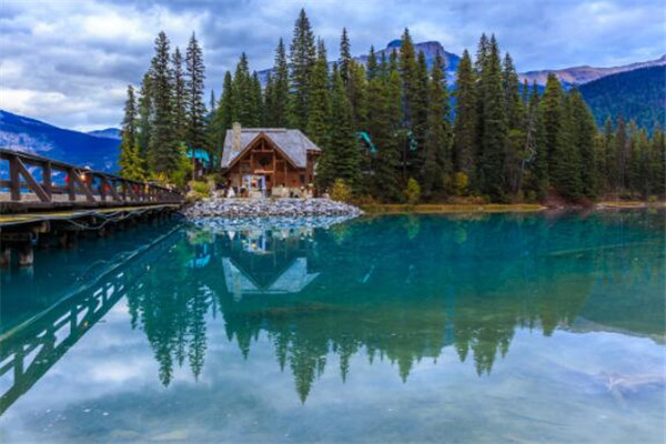 世界十大最美的湖泊 贝加尔湖冬季如冰雪王国，一眼心动之地插图1