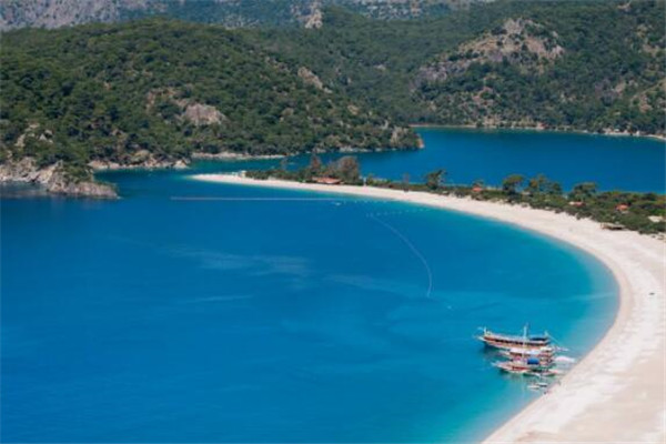 世界最美的十大海滩 港口岛粉红沙滩上榜，你去过哪几个插图2