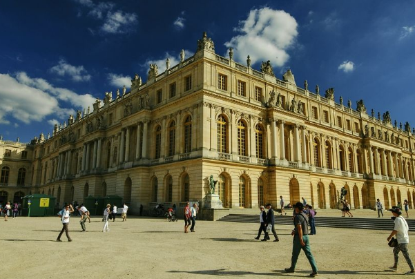 法国十大著名景点排行榜：埃菲尔铁塔上榜，第五修建最早插图3