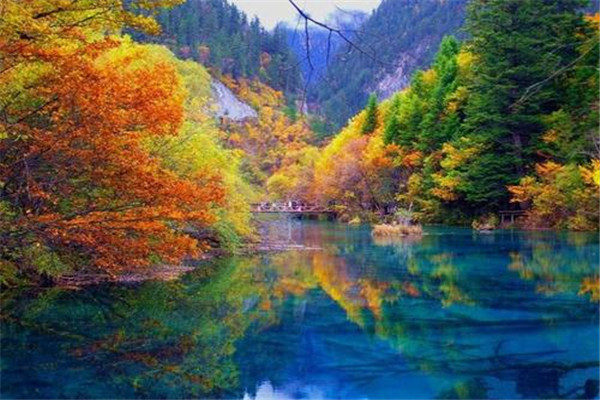 10月国内最佳旅游地点排行榜：蛟河红叶谷上榜，第2在新疆插图4