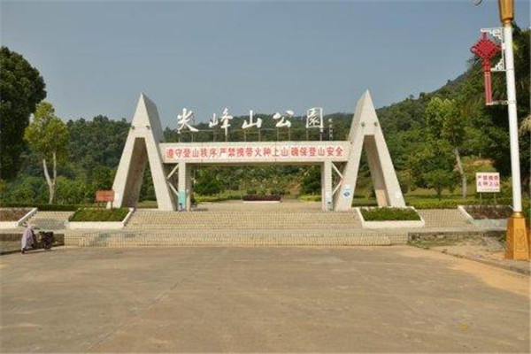 珠海十大公园广场排名:尖峰山公园第9，第10夜晚热闹插图8